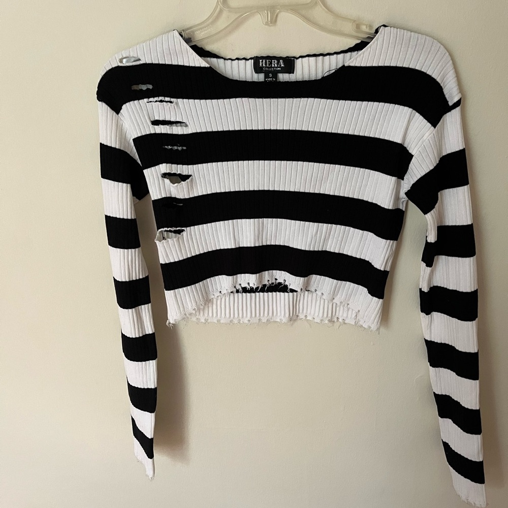 Goth/ Emo long sleeve crop top